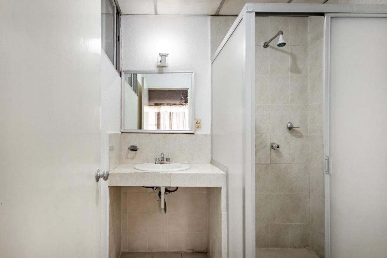 Hotel Halley León Kültér fotó