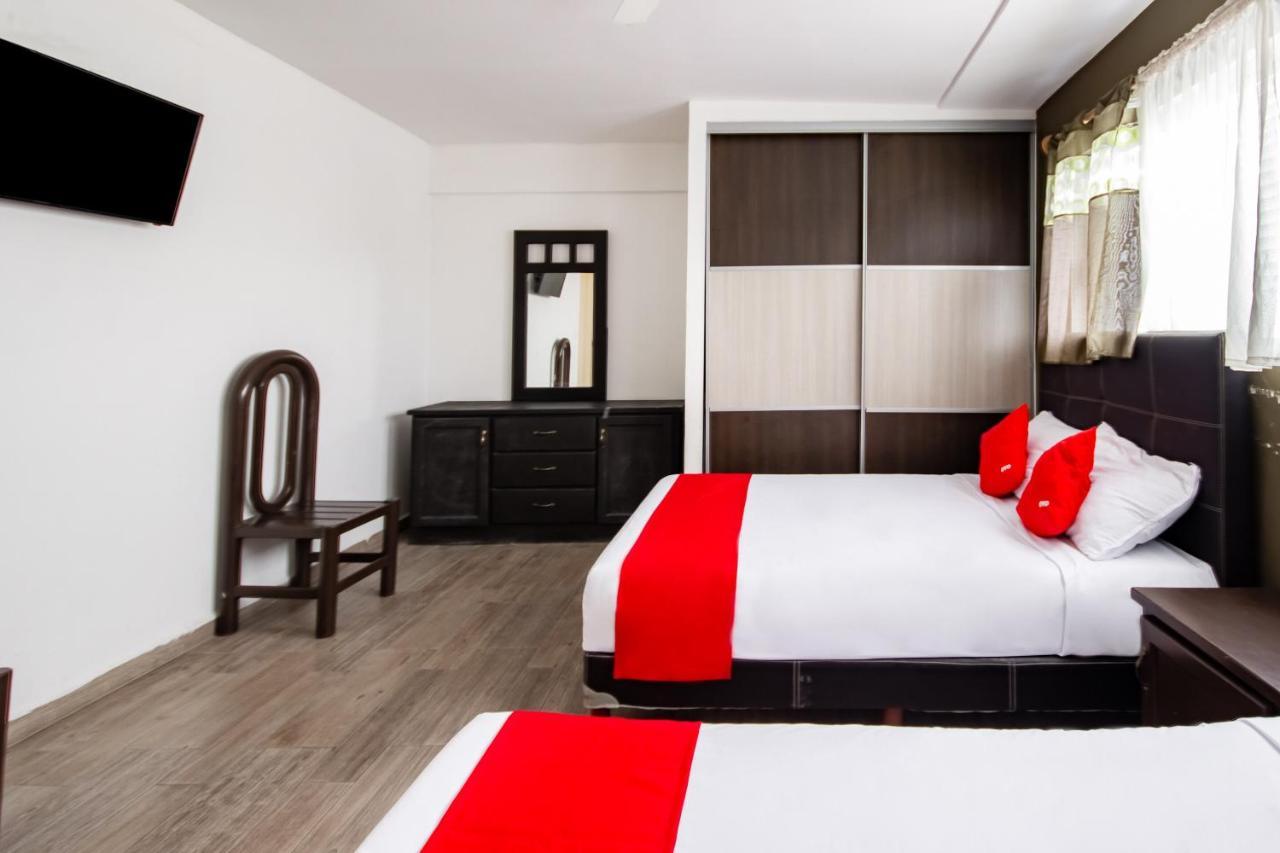 Hotel Halley León Kültér fotó