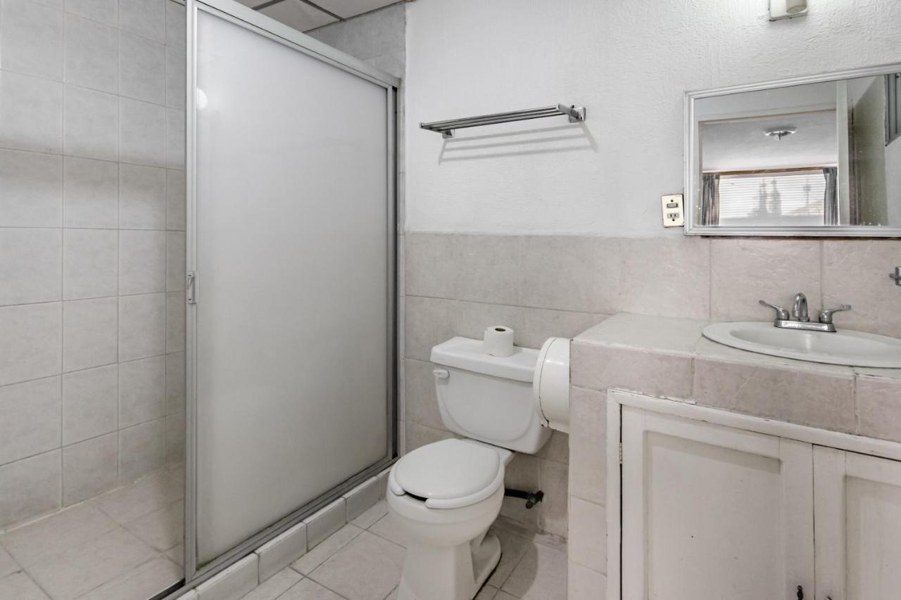 Hotel Halley León Kültér fotó