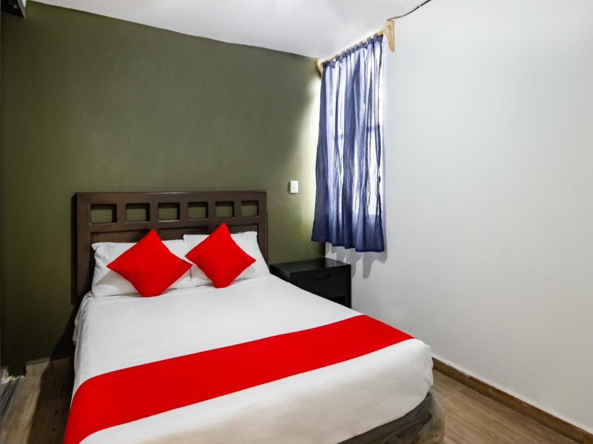 Hotel Halley León Kültér fotó